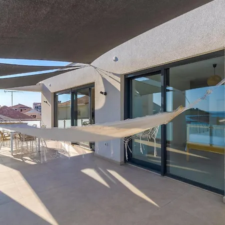 Apartment 3 Bedroom Amazing In